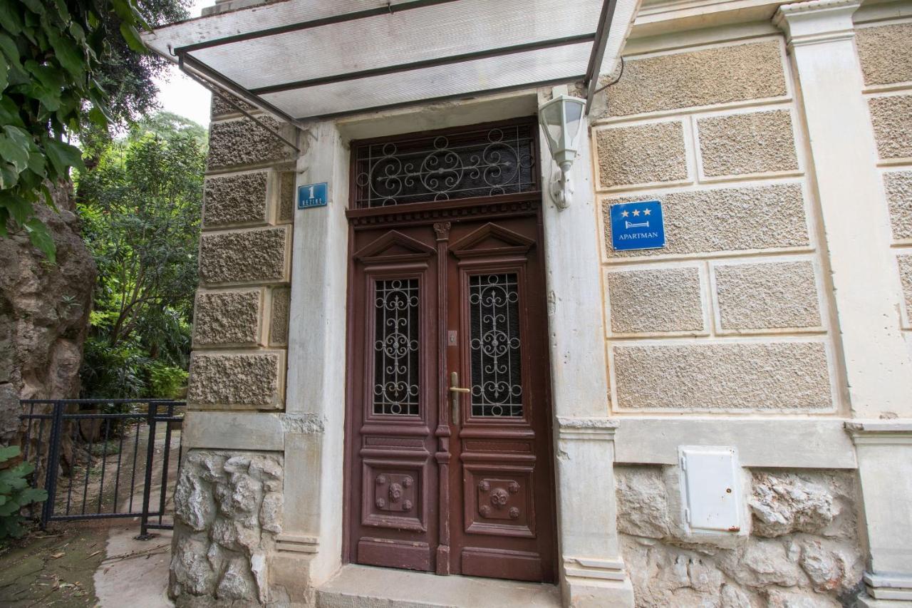 Apartments Rezine Lovran Exterior foto